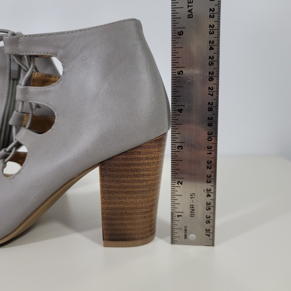 Chinese Laundry Block Heel Gray Lace Up Sandals  Zipper Peep Toe Size 6 wood - Picture 8 of 8